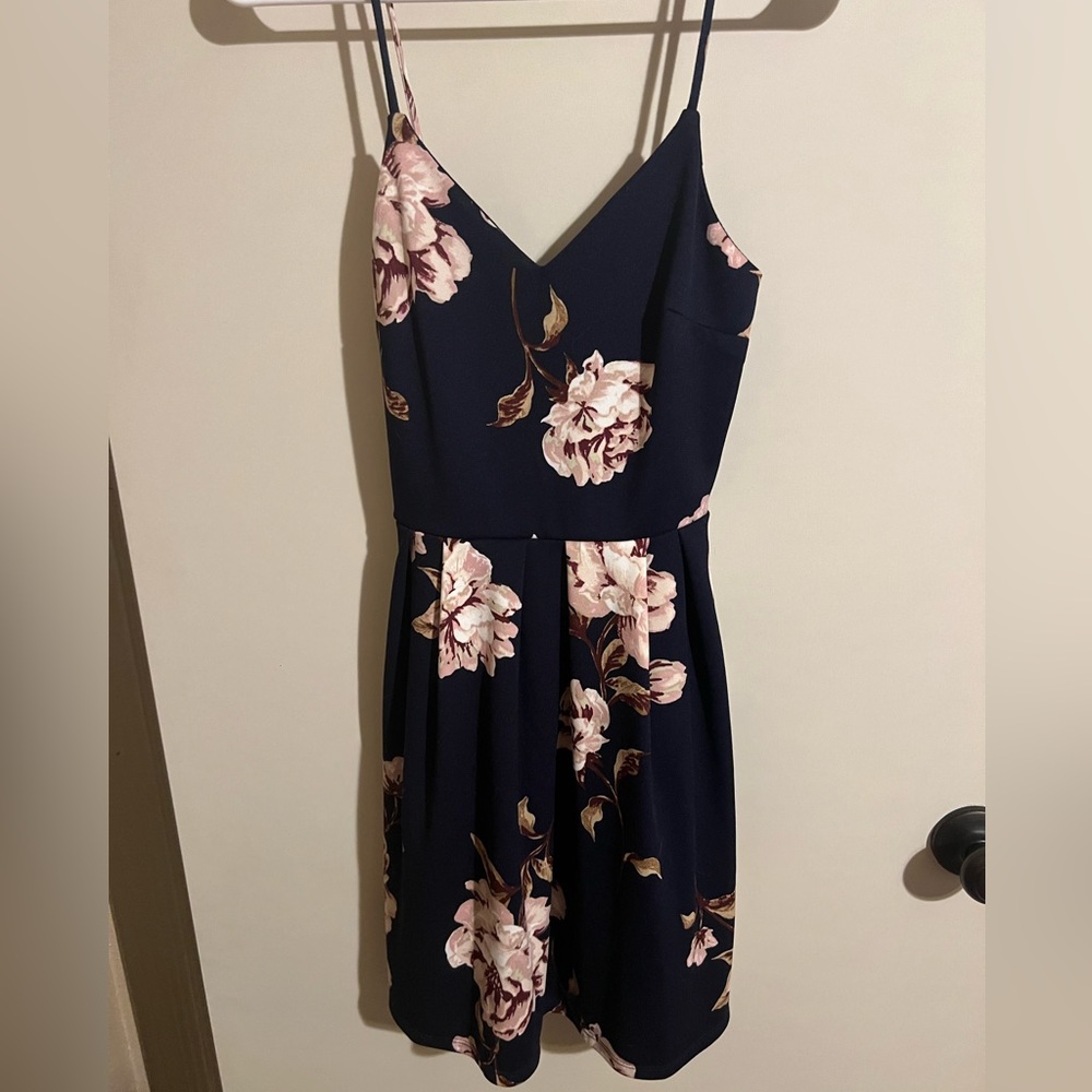 ⚡️ Navy blue and floral dress